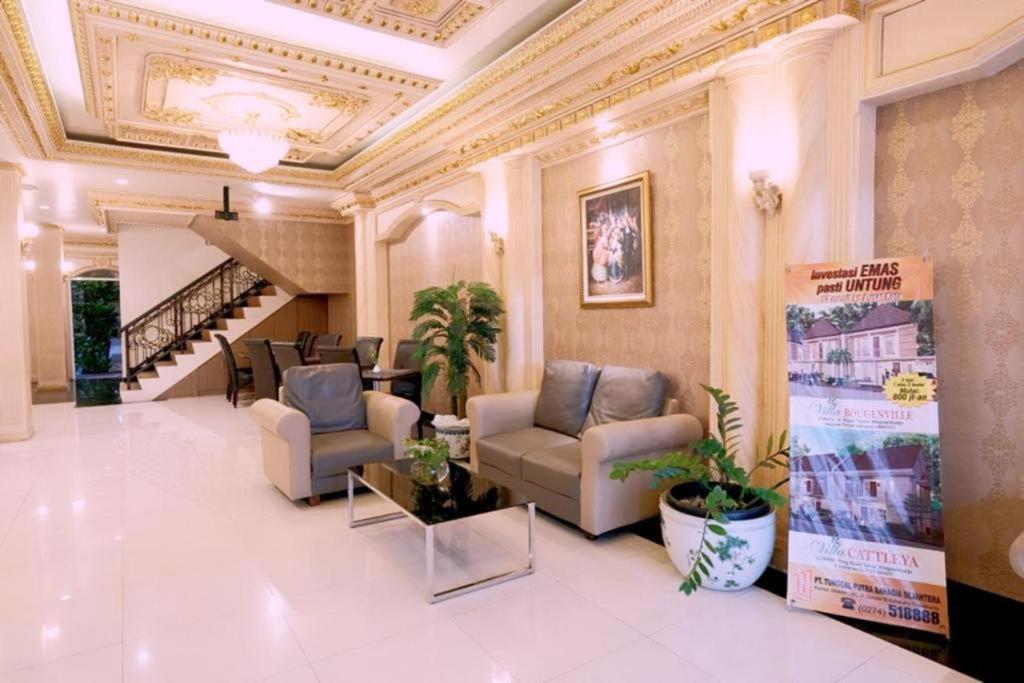 Ceria Boutique Hotel Maguwo Exteriör bild