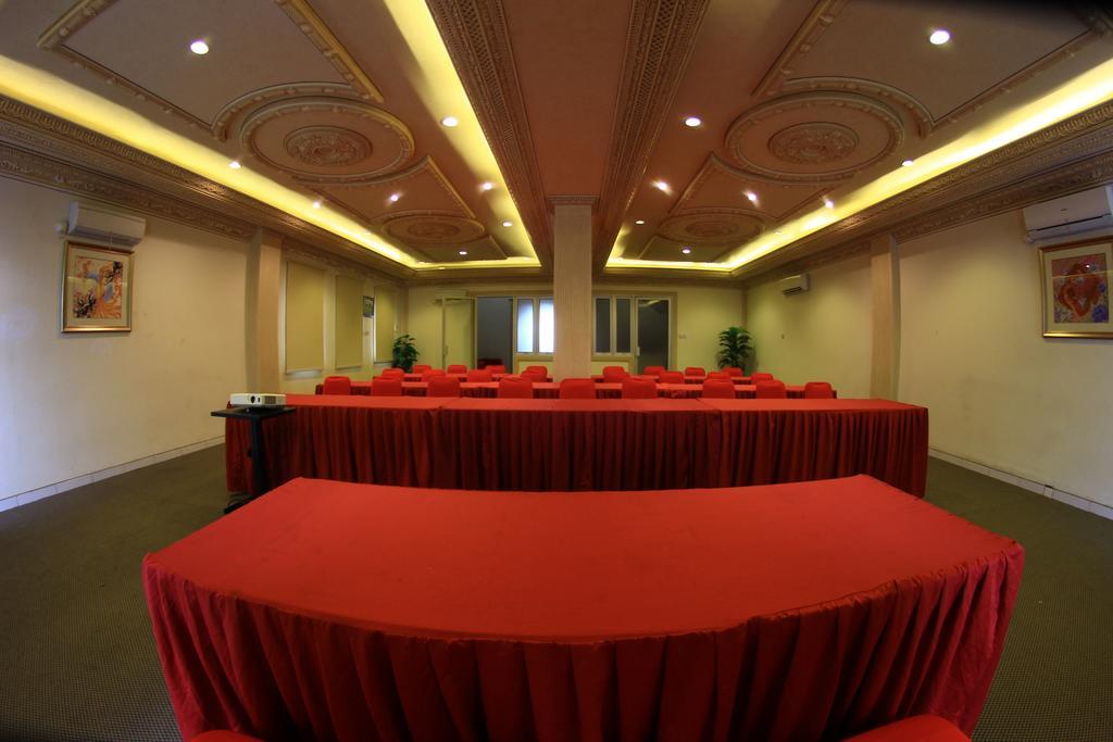 Ceria Boutique Hotel Maguwo Exteriör bild