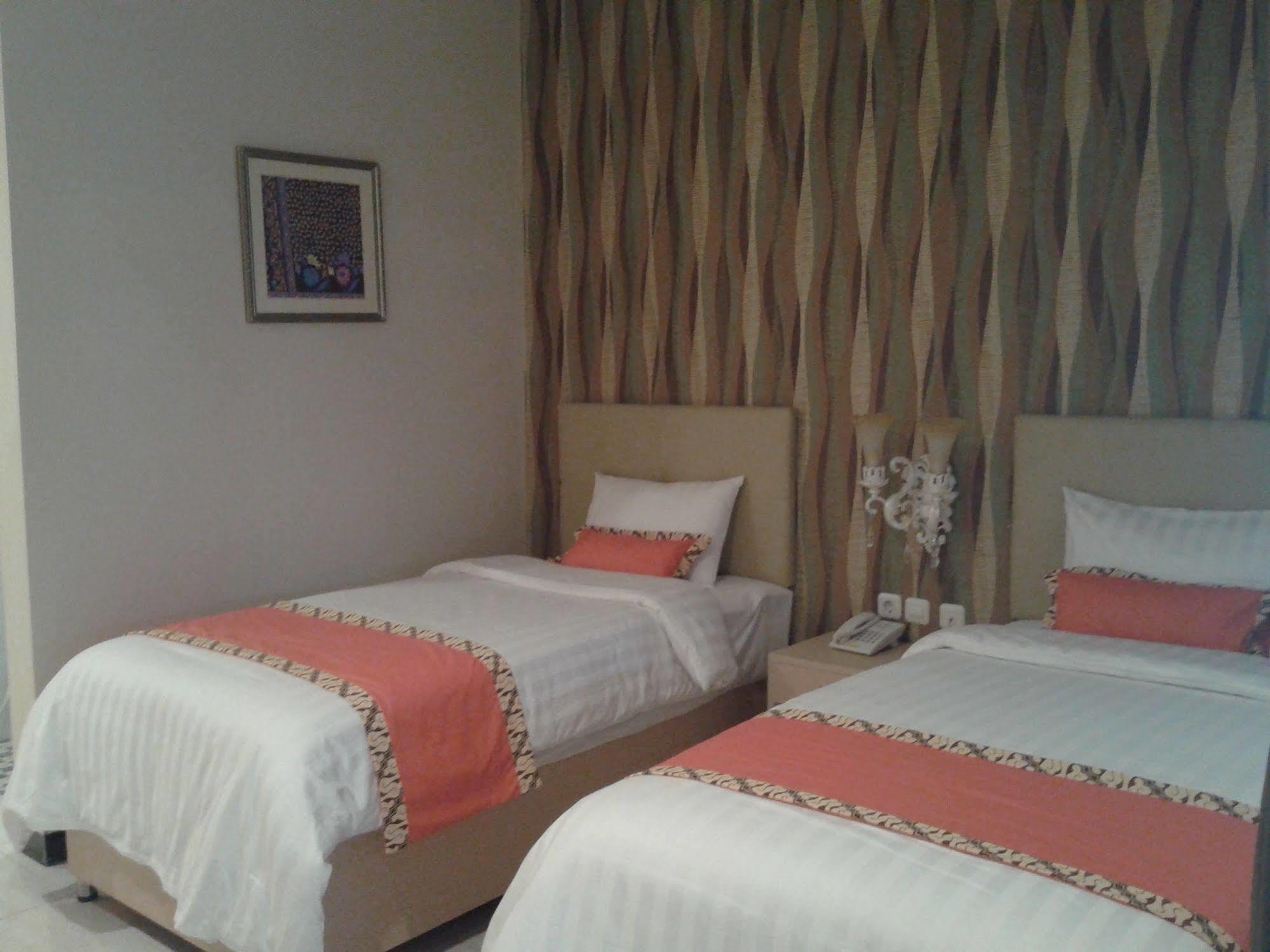 Ceria Boutique Hotel Maguwo Exteriör bild